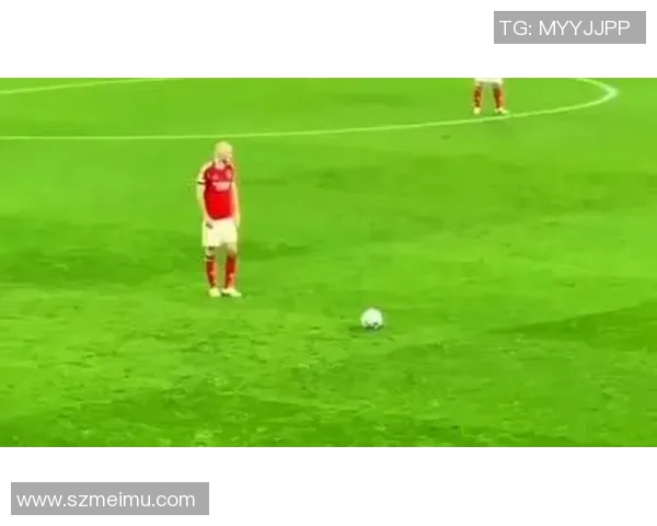 足球碰撞视频精彩瞬间回顾激烈对抗与运动员拼搏的真实写照